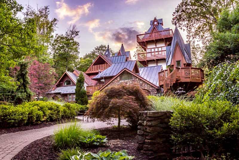 Landoll’s Mohican Castle – Ohio, USA