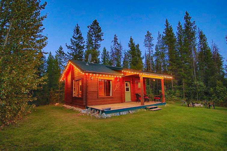 Mica Mountain Lodge & Log Cabins – Canada